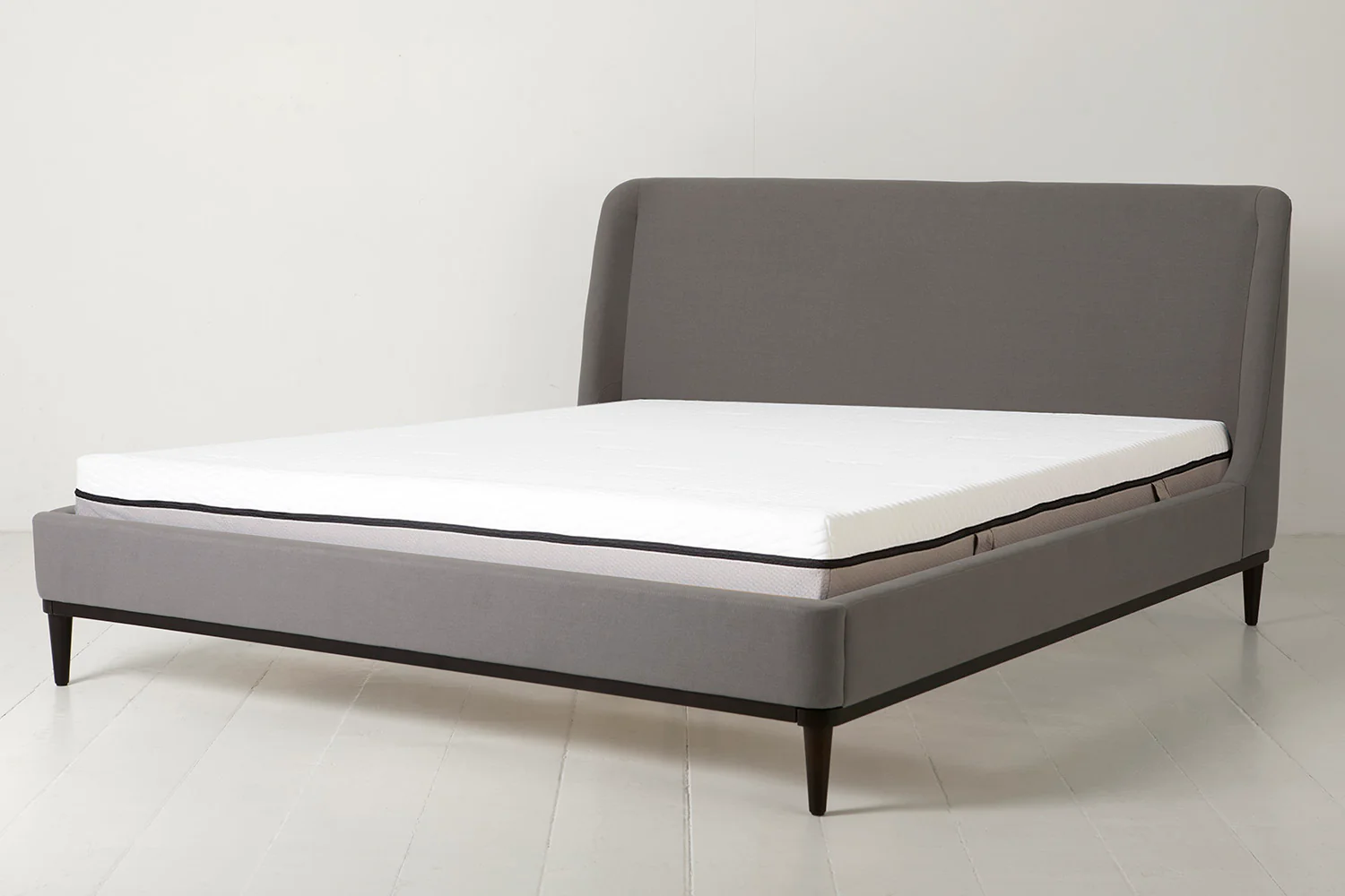 Bed 02 Super King Sized Bed, Risso - Image 3