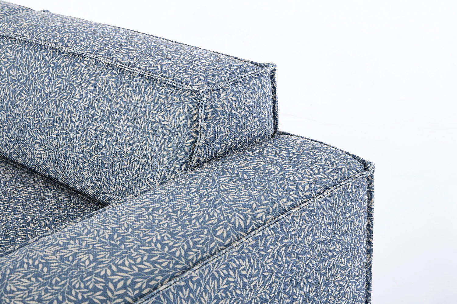 Model 03 3-Seater Right Chaise Sofa, Standen - Image 5