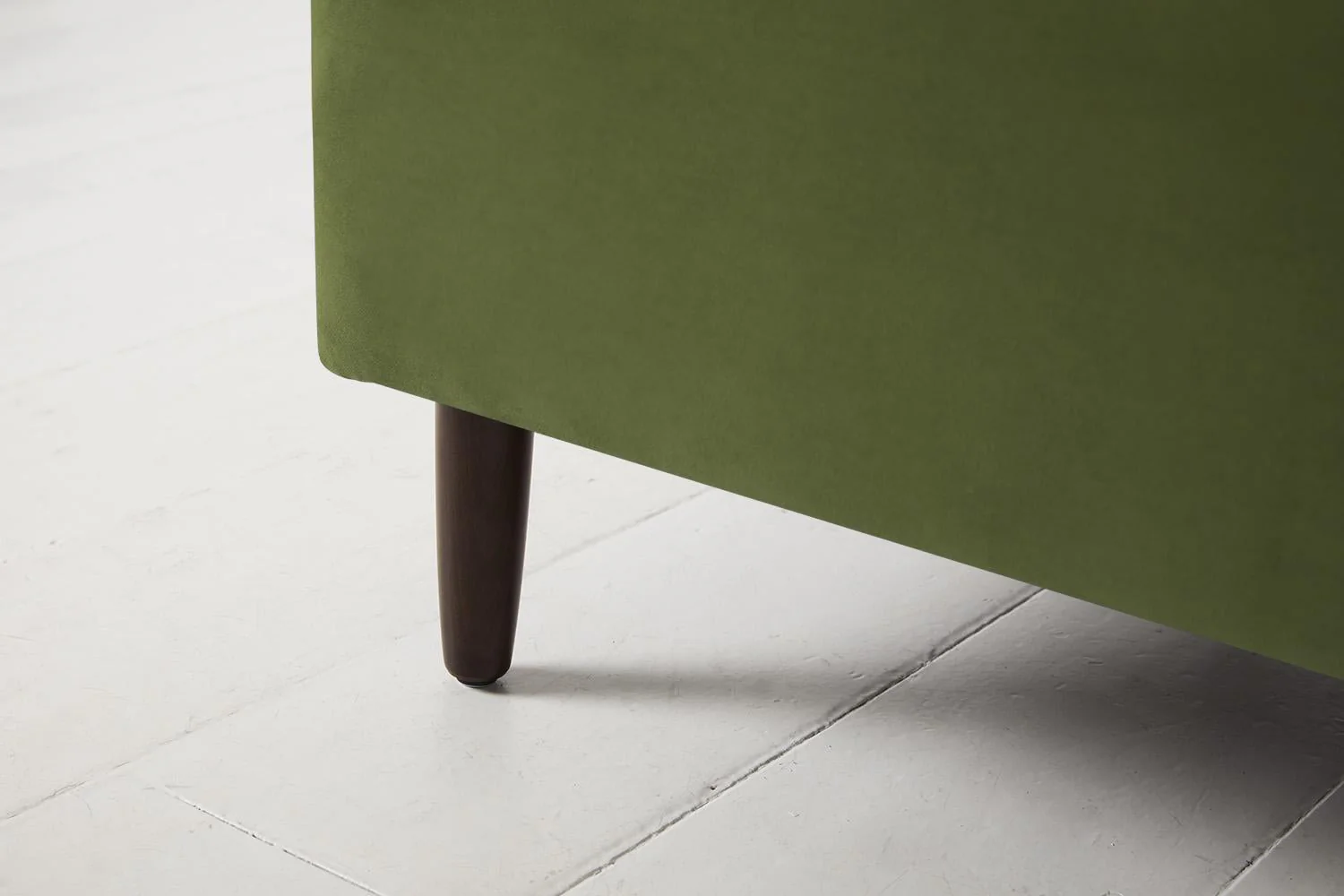Model 05 3-Seater Sofa, Vine - Image 10
