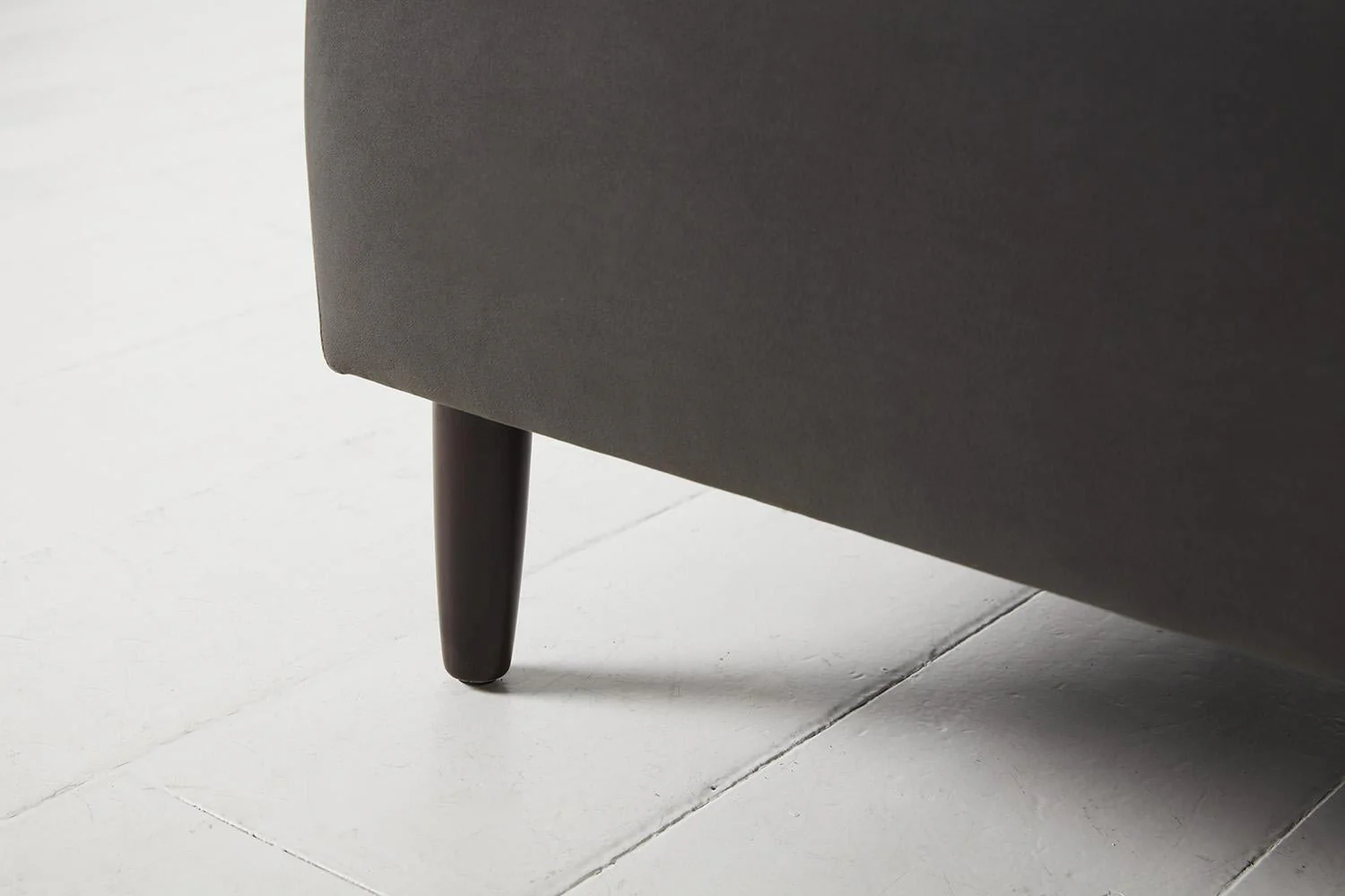 Model 05 Chaise Longue, Charcoal - Image 7