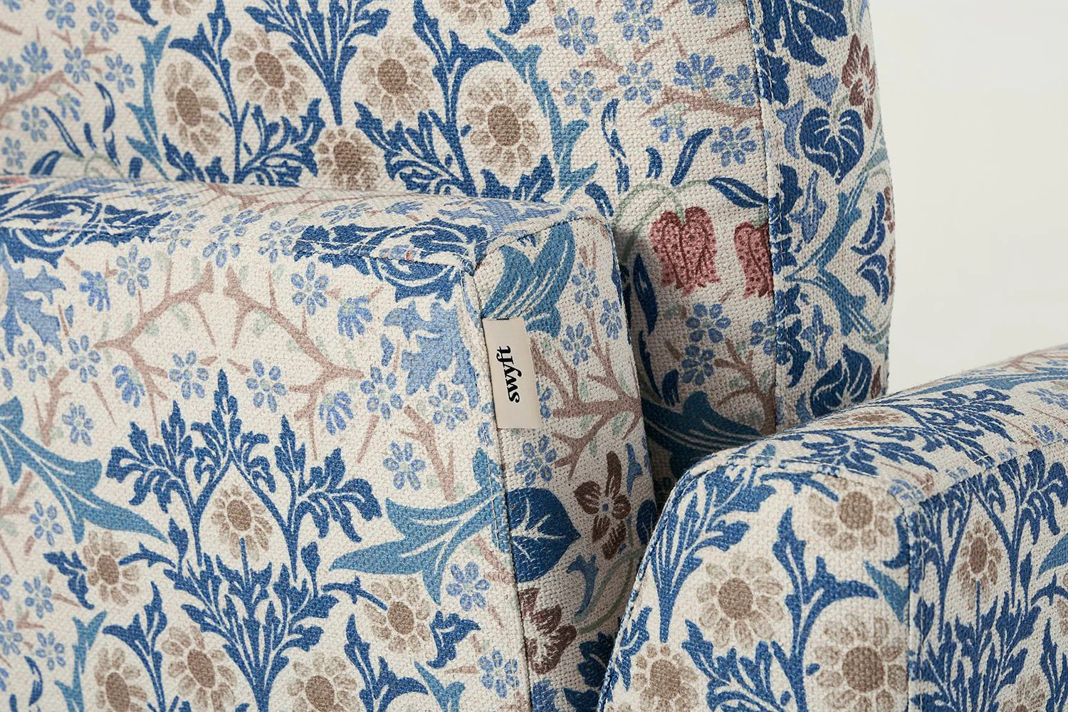 Model 05 Loveseat, Blackthorn - Image 7