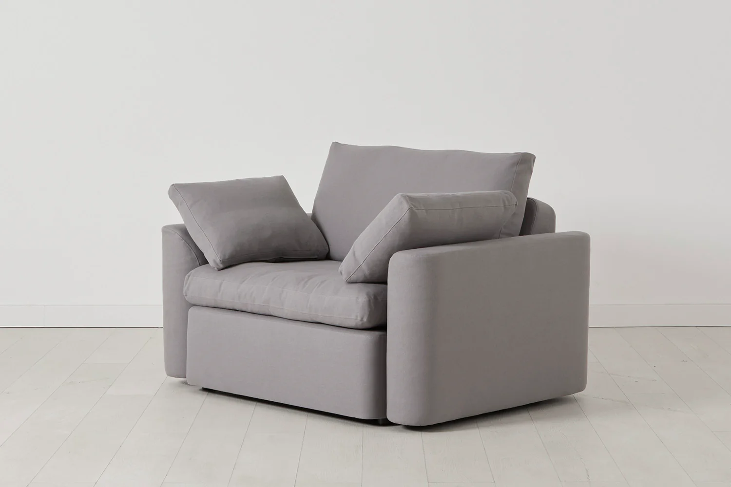Model 13 Loveseat, Risso - Image 3