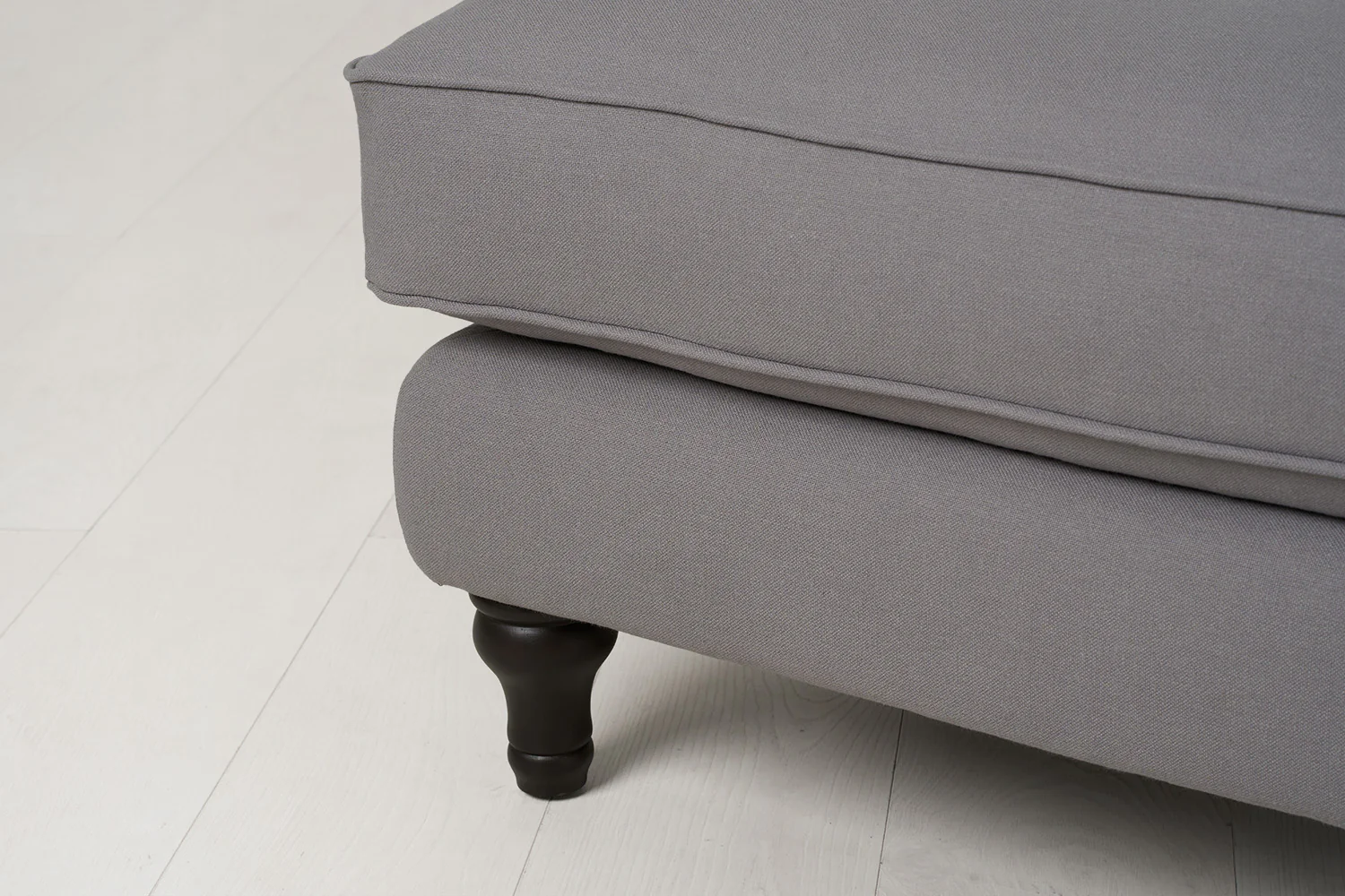 Model 15 Ottoman, Risso - Image 3