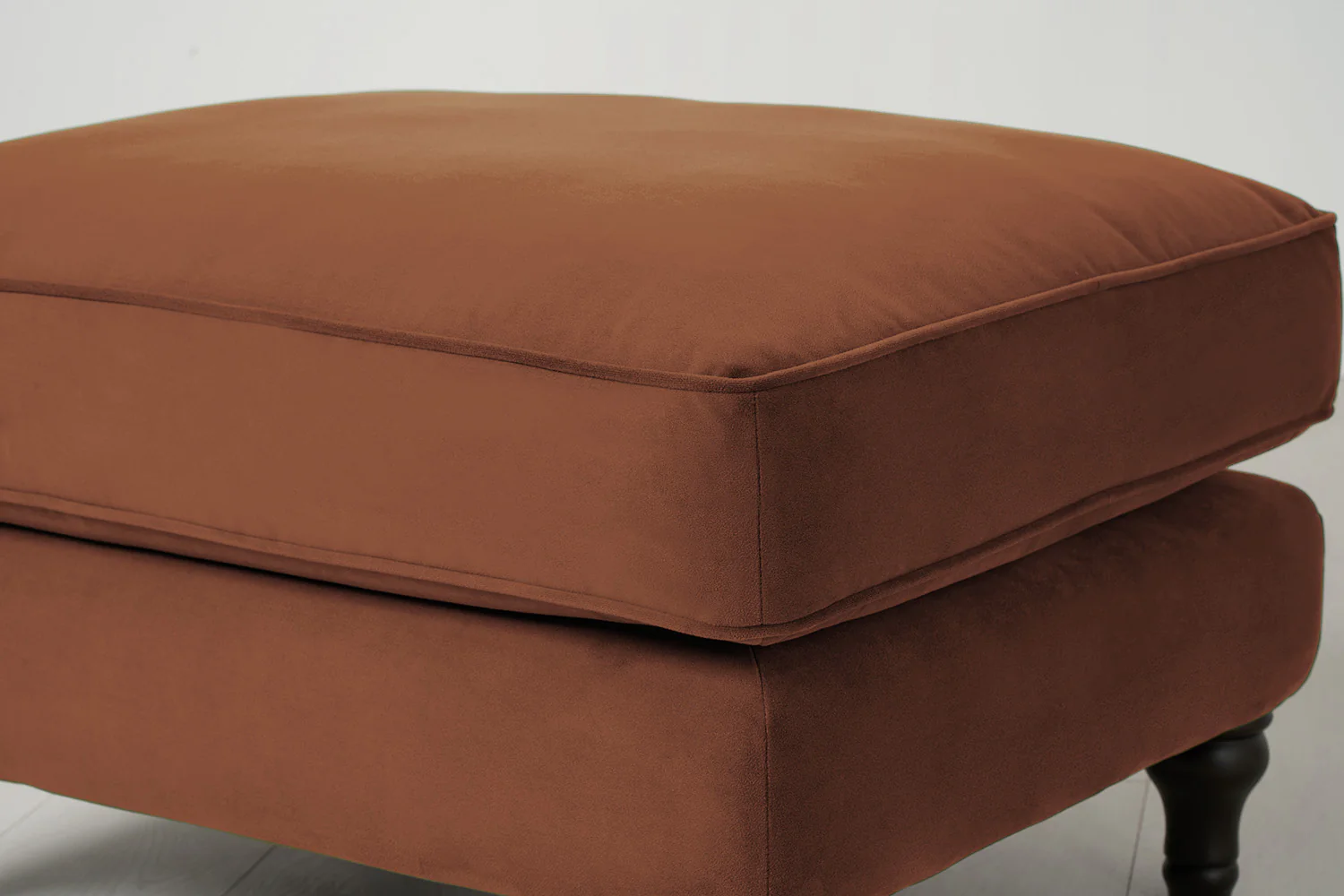 Model 15 Ottoman, Umber - Image 4