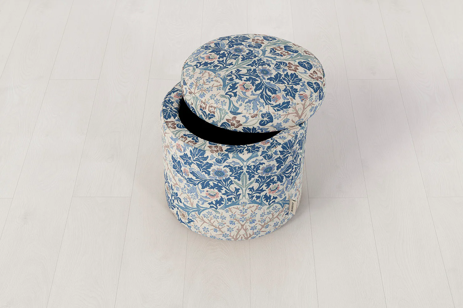 Storage 03, Blackthorn - Image 8