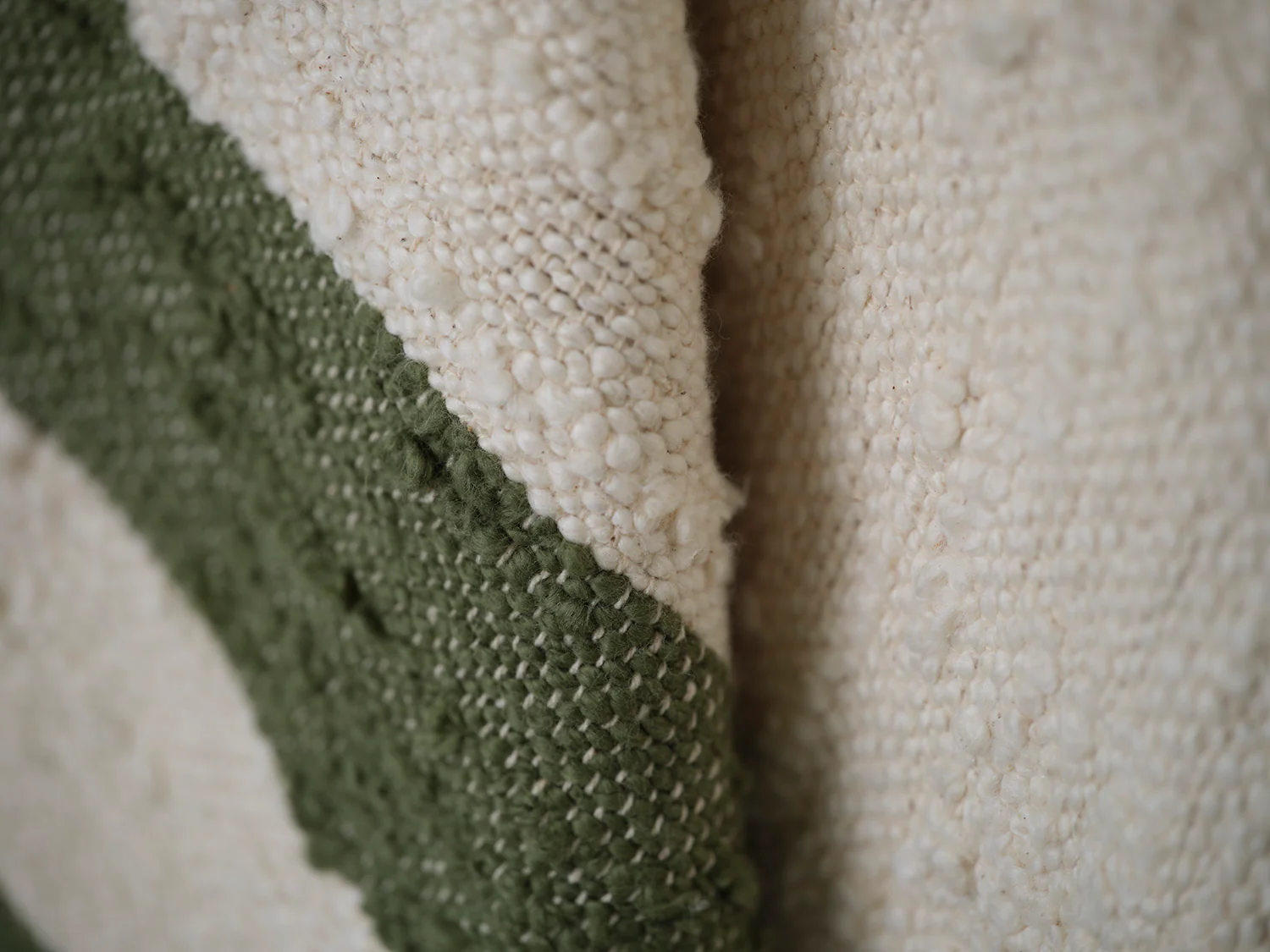 Throw 01, Green - Image 3